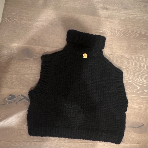 Eden Brand Knits black turtleneck cropped vest - Picture 2 of 8
